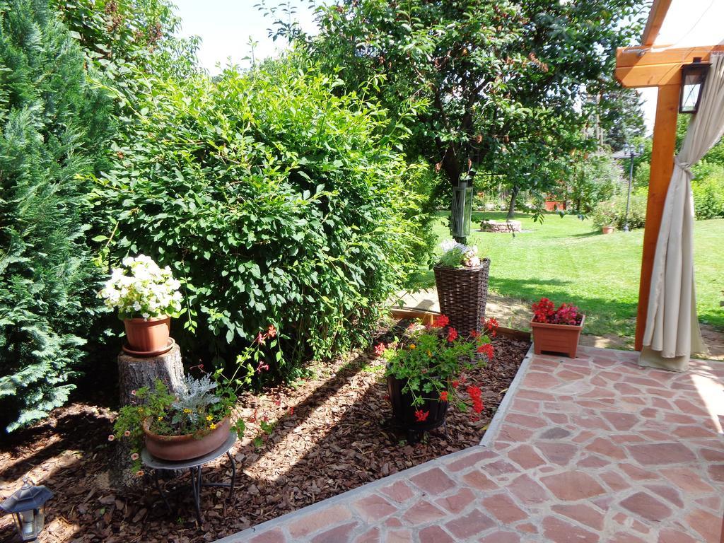 Fueloep Villa Apartmanhaz Balatonszepezd Exterior photo